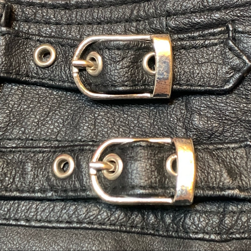 Newport News 100% Leather Wrap Front Buckle Closure Skirt Black Size 10 - Picture 4 of 8